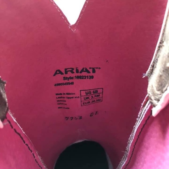 Ariat cowboy boots NWOT - Picture 2 of 2